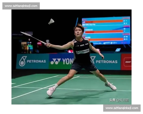 青春无敌！羽毛球混双小将闪耀赛场，未来之星已成！